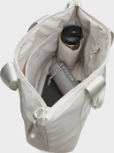 Сумка Under Armour Women's Unstoppable Tote 24L молочний Жін 48 х 37 х 16 см (6009907-110). Зображення №5 Сумка Under Armour Women's Unstoppable Tote 24L молочний Жін 48 х 37 х 16 см (6009907-110). Зображення №5
