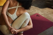 Коврик для йоги Adidas Yoga Mat бордовый 183 х 61 х 1 см. Изображение №5 Коврик для йоги Adidas Yoga Mat бордовый 183 х 61 х 1 см. Изображение №5
