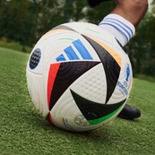 Футбольний м'яч Adidas Fussballliebe Euro 2024 OMB (FIFA QUALITY PRO) IQ3682 №5. Изображение №8
