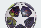 Футбольний м'яч Adidas Finale 26 Budapest Street Ball JX9088. Зображення №3 Футбольний м'яч Adidas Finale 26 Budapest Street Ball JX9088. Зображення №3