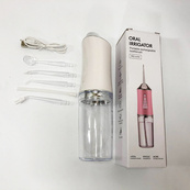 Ирригатор для чистки зубов и полости рта Oral Irrigator с аккумулятором и сменными насадками White. Изображение №18 Ирригатор для чистки зубов и полости рта Oral Irrigator с аккумулятором и сменными насадками White. Изображение №18