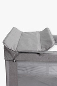 Детская кроватка-манеж с вторым ярусом и пеленальным столиком VELANO Tino, light grey. Изображение №4